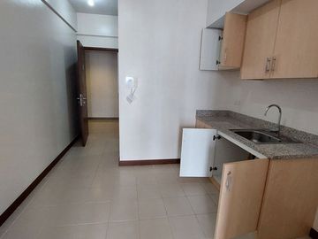 1bedroom condo in makati paseo de roces near don bosco rcbc gt tower makati