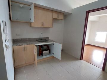 1bedroom condo in makati paseo de roces near don bosco rcbc gt tower makati