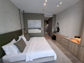 FOR SALE LUXURY APARTMENT Monteverde Tower 6th Floor, 2 Bedroom Fully Furnished 171 sqm.