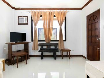Sprawling Private Resort, Airbnb Vacation House for Sale with Spacious Landscape Garden in Tagaytay, Cavite, Nr. Ayala Mall Serin