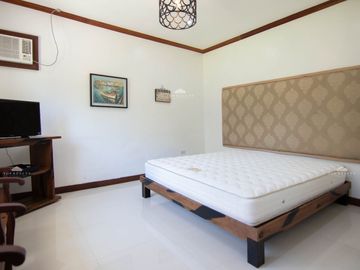 Sprawling Private Resort, Airbnb Vacation House for Sale with Spacious Landscape Garden in Tagaytay, Cavite, Nr. Ayala Mall Serin