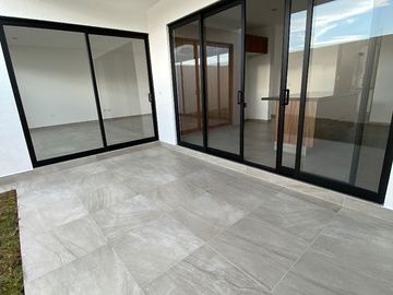CASA EN VENTA EN LA RESERVA VALLE DE JURIQUILLA