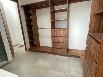 CASA EN VENTA EN LA RESERVA VALLE DE JURIQUILLA