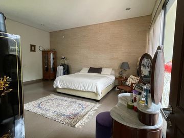 Rumah Dijual di Manunggal Parigi, Halaman Luas