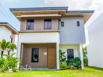 3 BEDROOM PLUS MAID's ROOM SINGLE DETACHED UNIT LOCATED IN THE VILLAGES AT LIPA