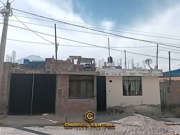 SE Vende Casa con Terreno de 172 m² a Una Cuadra de La Av 53 de Cerro Colorado. EL EDEN CERRO COLORADO