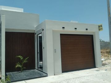 VENTA DE CASA EN ESTRENO  EN BOULEVARD PARK PLAZA, PIURA