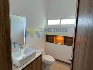 CASA en VENTA PASEO de los TEJONES ALTOZANO