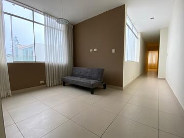 EN ALQUILER AMPLIO DEPARTAMENTO EN BRISAS DE VILLA  CHORRILLOS