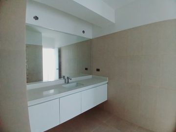 VENTA DE ESPECTACULAR FLAT + TERRAZA CON PISCINA EN SAN ISIDRO¡¡¡