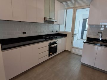 VENTA DE ESPECTACULAR FLAT + TERRAZA CON PISCINA EN SAN ISIDRO¡¡¡