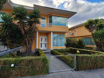 VENTA CASA ESQUINERA EN CONJUNTO SECTOR VÍA AL TINGO