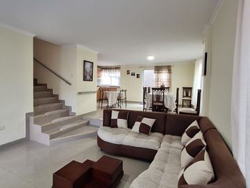 VENTA CASA ESQUINERA EN CONJUNTO SECTOR VÍA AL TINGO