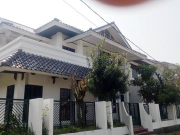 Dijual Rumah 2 Lantai di Kota Padang Dekat Stasiun Padang