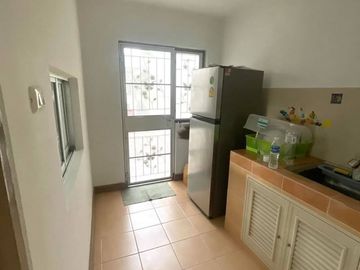 Semi-detached house for sale, new condition, location along Soi Saraphatchang, Huai Kapi, Chonburi.