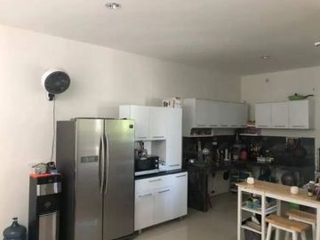 Dijual rumah 2 lantai Decasa Residence Lakarsantri Sby