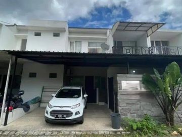 Dijual rumah 2 lantai Decasa Residence Lakarsantri Sby