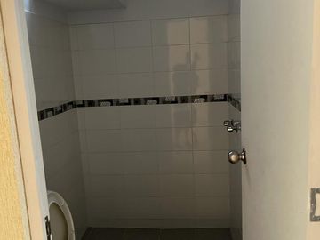 ¡¡SE VENDE CASA FRENTE A PARQUE Y EN ESQUINA EN LA ENSENADA!!