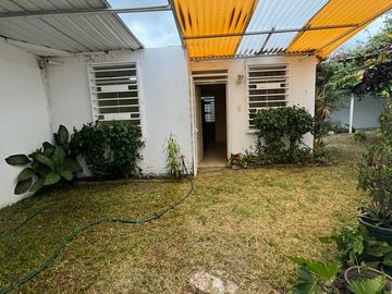 ¡¡SE VENDE CASA FRENTE A PARQUE Y EN ESQUINA EN LA ENSENADA!!
