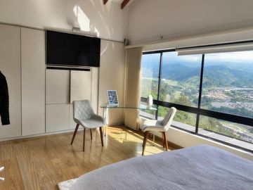 VENTA DE CASA DE 240 M2 CON INCREÍBLES VISTAS EN EL SECTOR SANCANCIO, MANIZALES CALDAS