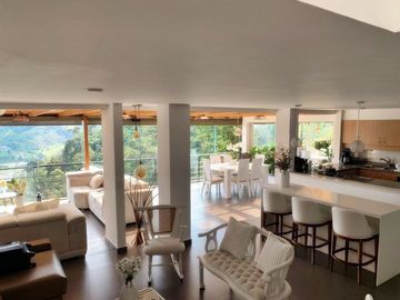 VENTA DE CASA DE 240 M2 CON INCREÍBLES VISTAS EN EL SECTOR SANCANCIO, MANIZALES CALDAS
