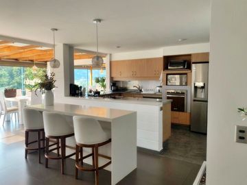 VENTA DE CASA DE 240 M2 CON INCREÍBLES VISTAS EN EL SECTOR SANCANCIO, MANIZALES CALDAS