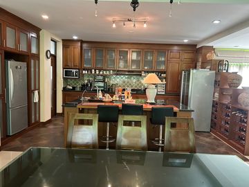 House for sale with Dog hotel in Hang Dong