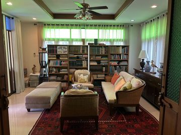 House for sale with Dog hotel in Hang Dong