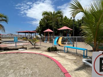VENDO CASA EN PLAYAS DE 3 DORMITORIOS