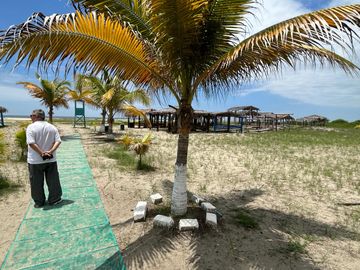 VENDO CASA EN PLAYAS DE 3 DORMITORIOS