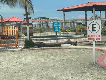 VENDO CASA EN PLAYAS DE 3 DORMITORIOS
