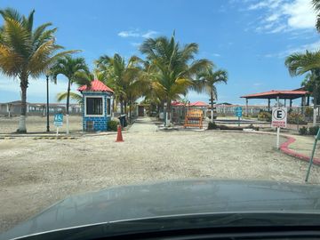 VENDO CASA EN PLAYAS DE 3 DORMITORIOS