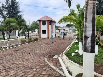 VENDO CASA EN PLAYAS DE 3 DORMITORIOS