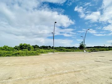 House and Lot For Sale in Cavite near  ALABANG and DE LA SALLE VERMOSA