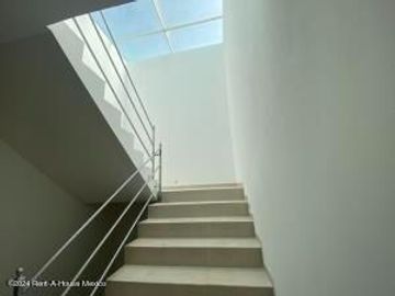 Cumbres del Lago. VENTA - Casa, 3 recamaras, cuarto de servicio, roof, estudio
