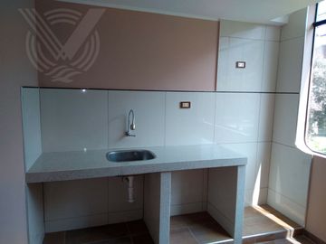 SE VENDE PROPIEDAD COMO NUEVA. TOTALMENTE REMODELADA Y FRENTE A PARQUE