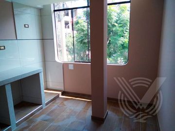 SE VENDE PROPIEDAD COMO NUEVA. TOTALMENTE REMODELADA Y FRENTE A PARQUE
