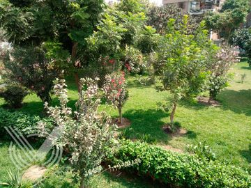 SE VENDE PROPIEDAD COMO NUEVA. TOTALMENTE REMODELADA Y FRENTE A PARQUE