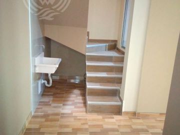 SE VENDE PROPIEDAD COMO NUEVA. TOTALMENTE REMODELADA Y FRENTE A PARQUE
