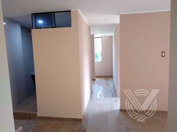 SE VENDE PROPIEDAD COMO NUEVA. TOTALMENTE REMODELADA Y FRENTE A PARQUE