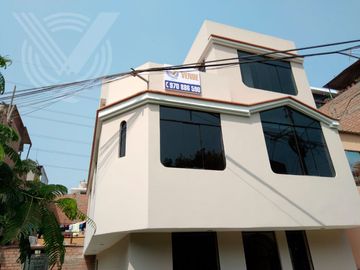 SE VENDE PROPIEDAD COMO NUEVA. TOTALMENTE REMODELADA Y FRENTE A PARQUE