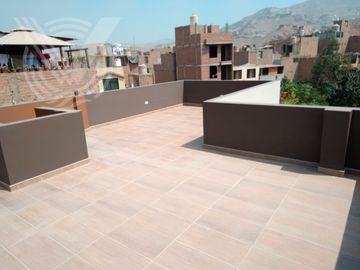 SE VENDE PROPIEDAD COMO NUEVA. TOTALMENTE REMODELADA Y FRENTE A PARQUE