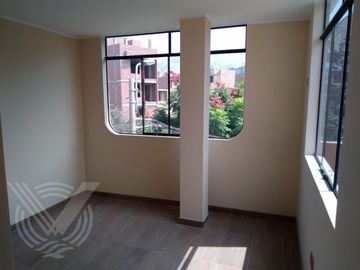 SE VENDE PROPIEDAD COMO NUEVA. TOTALMENTE REMODELADA Y FRENTE A PARQUE