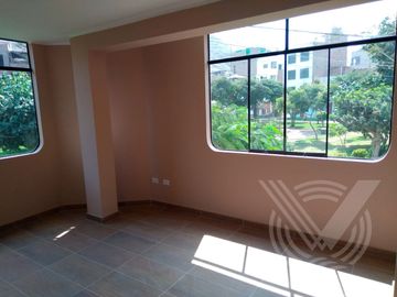 SE VENDE PROPIEDAD COMO NUEVA. TOTALMENTE REMODELADA Y FRENTE A PARQUE