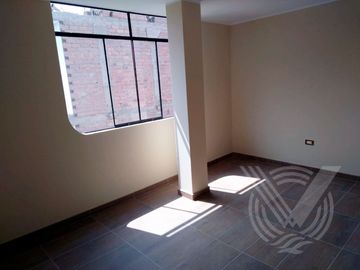 SE VENDE PROPIEDAD COMO NUEVA. TOTALMENTE REMODELADA Y FRENTE A PARQUE
