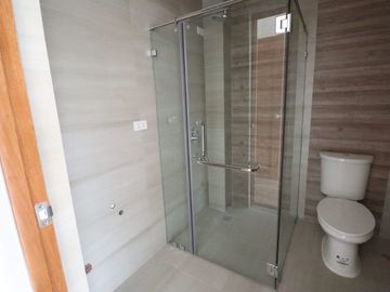 Brand New 3 Storey House and Lot for sale with 3 Bedrooms, 5 Toilet and Bath and 2 Car Garage in Cubao Quezon City (PH2403)