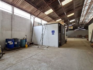 Venta de Galpón Industrial con Oficinas en el Sector Vía Durán Tambo Km 4.5