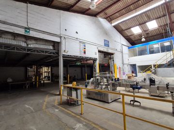 Venta de Galpón Industrial con Oficinas en el Sector Vía Durán Tambo Km 4.5