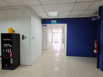 Venta de Galpón Industrial con Oficinas en el Sector Vía Durán Tambo Km 4.5