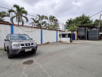 Venta de Galpón Industrial con Oficinas en el Sector Vía Durán Tambo Km 4.5